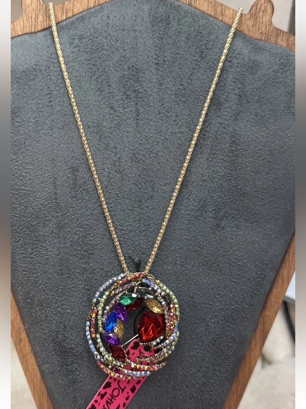 Betsy Johnson rare Multicolor Crystal Wreath Pendant brooch Necklace - - Picture 4 of 14